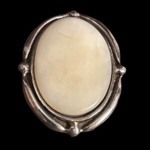 Antique Style Silver & White Agate Brooch Pendant